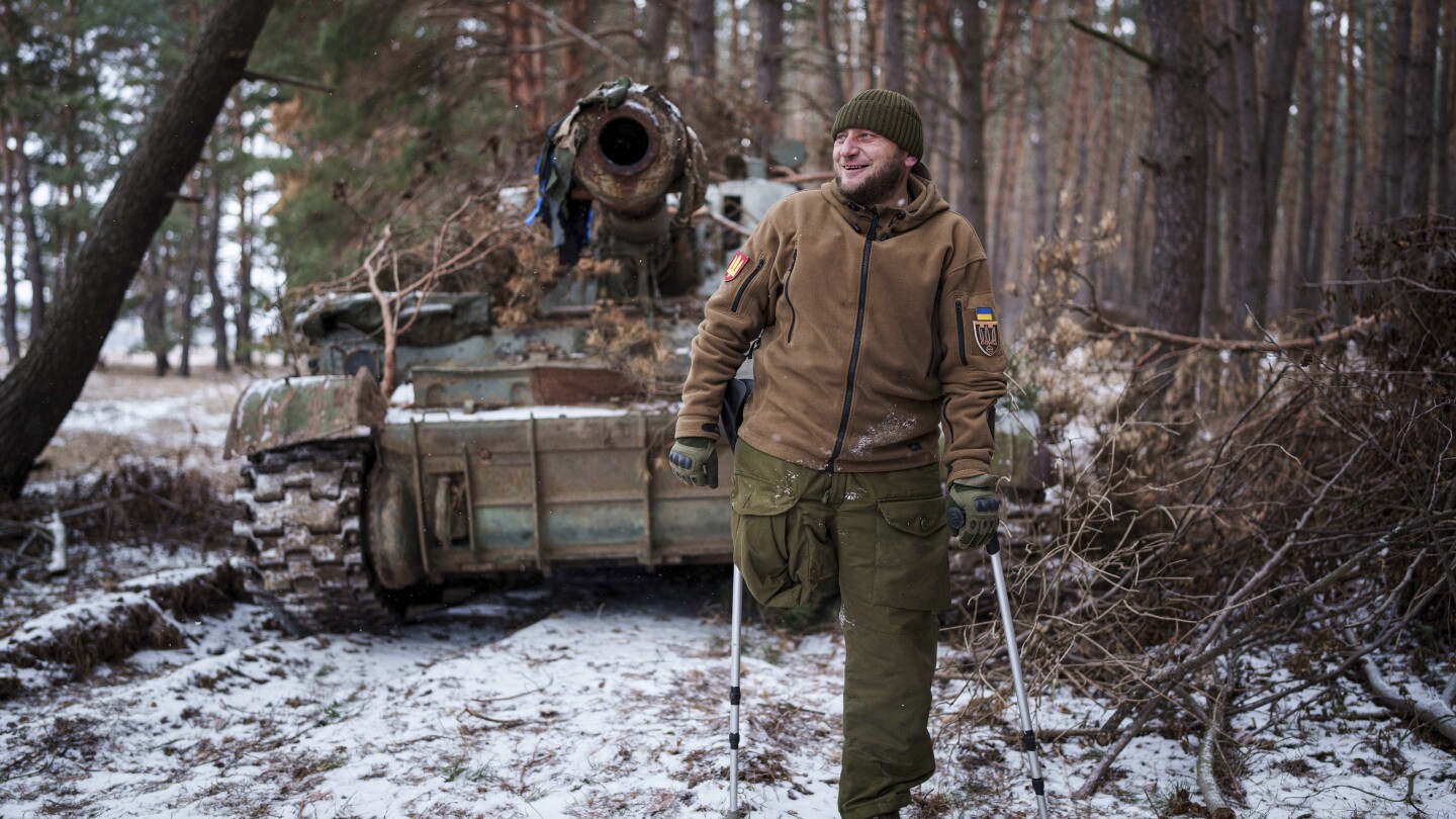 AP PHOTOS: Ukrainian soldiers who returned to the battlefield after amputation