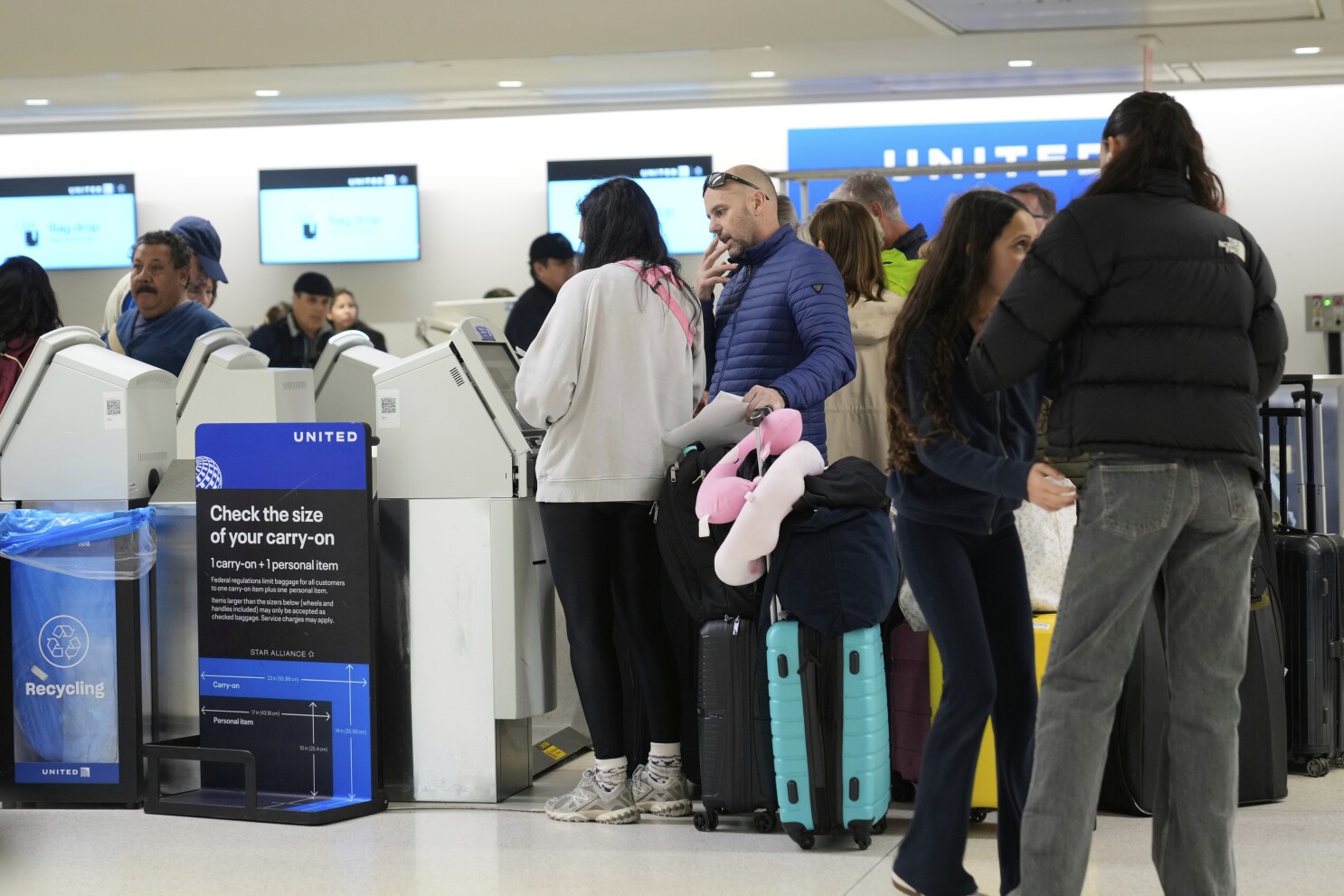 FAA meets with airlines to address Newark airport delays and equipment issues