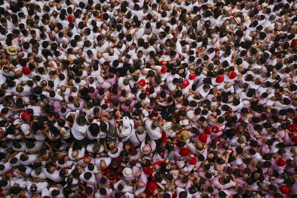 San Fermin Outfit - White and Red clothes