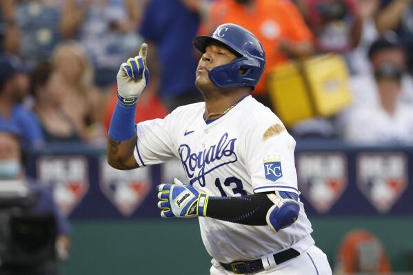 KC Royals: Will Salvador Perez get more opportunities at first