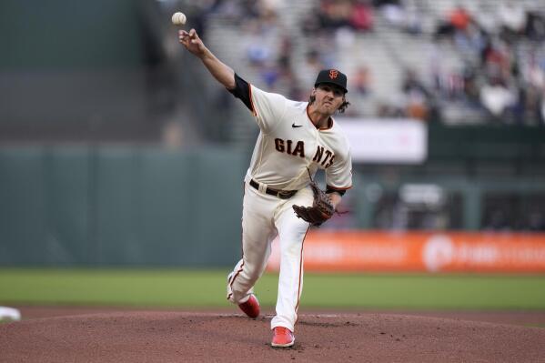 Giants' Brandon Crawford improves enough to pinch hit; Kevin