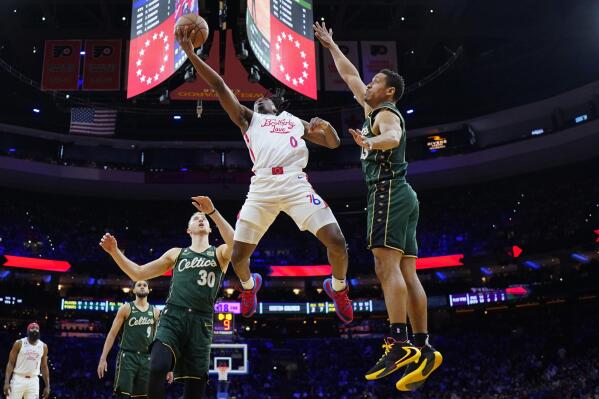 Tatum faz cesta de 3 no fim do jogo e Celtics superam 76ers na NBA