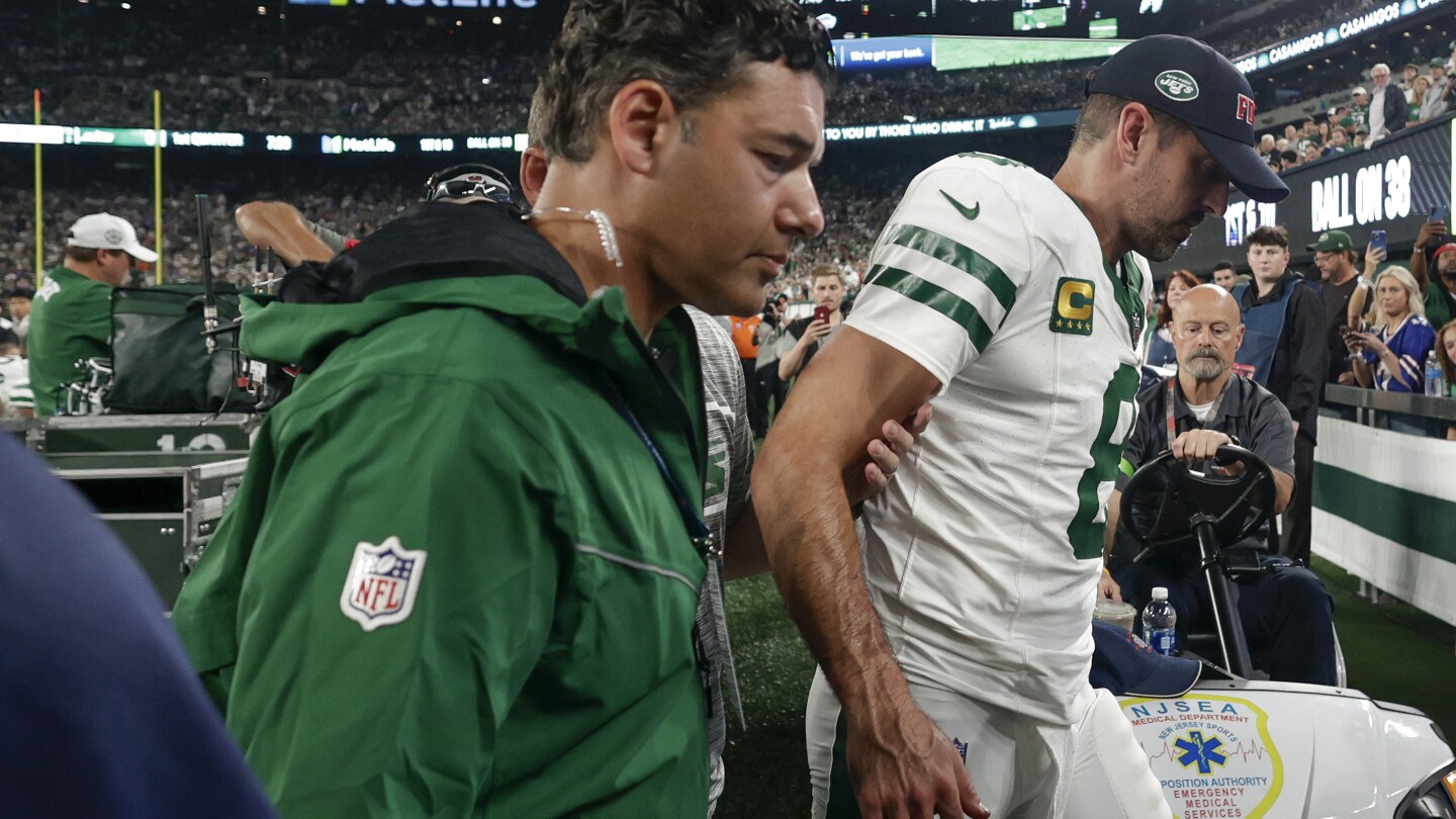 NFL Picks: Aaron Rodgers' devastating injury, rookie QBs and interesting  divisional matchups