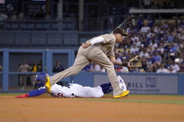 Will Smith, Max Muncy drive Dodgers past Padres again, 8-3