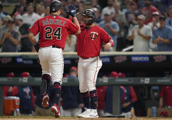 Just in: Carlos Correa double crosses the Giants, signs with the