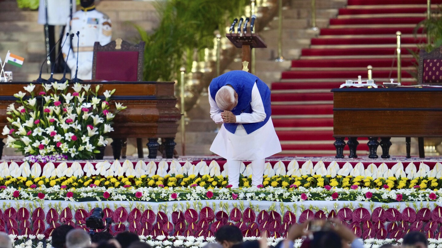 インドのモディ首相、党が過半数を失ったことを受けて連立政権樹立を任命