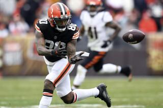 Free agent wide receiver Jarvis Landry joining Saints