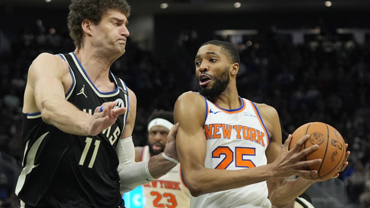 Knicks defeat Bucks 116-107, complete season sweep