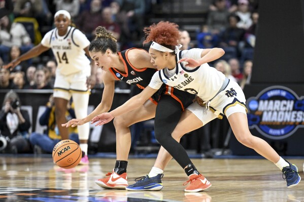 Notre Dame star Hidalgo forced to remove nose piercing, misses time in  Sweet 16 loss to Oregon State | AP News