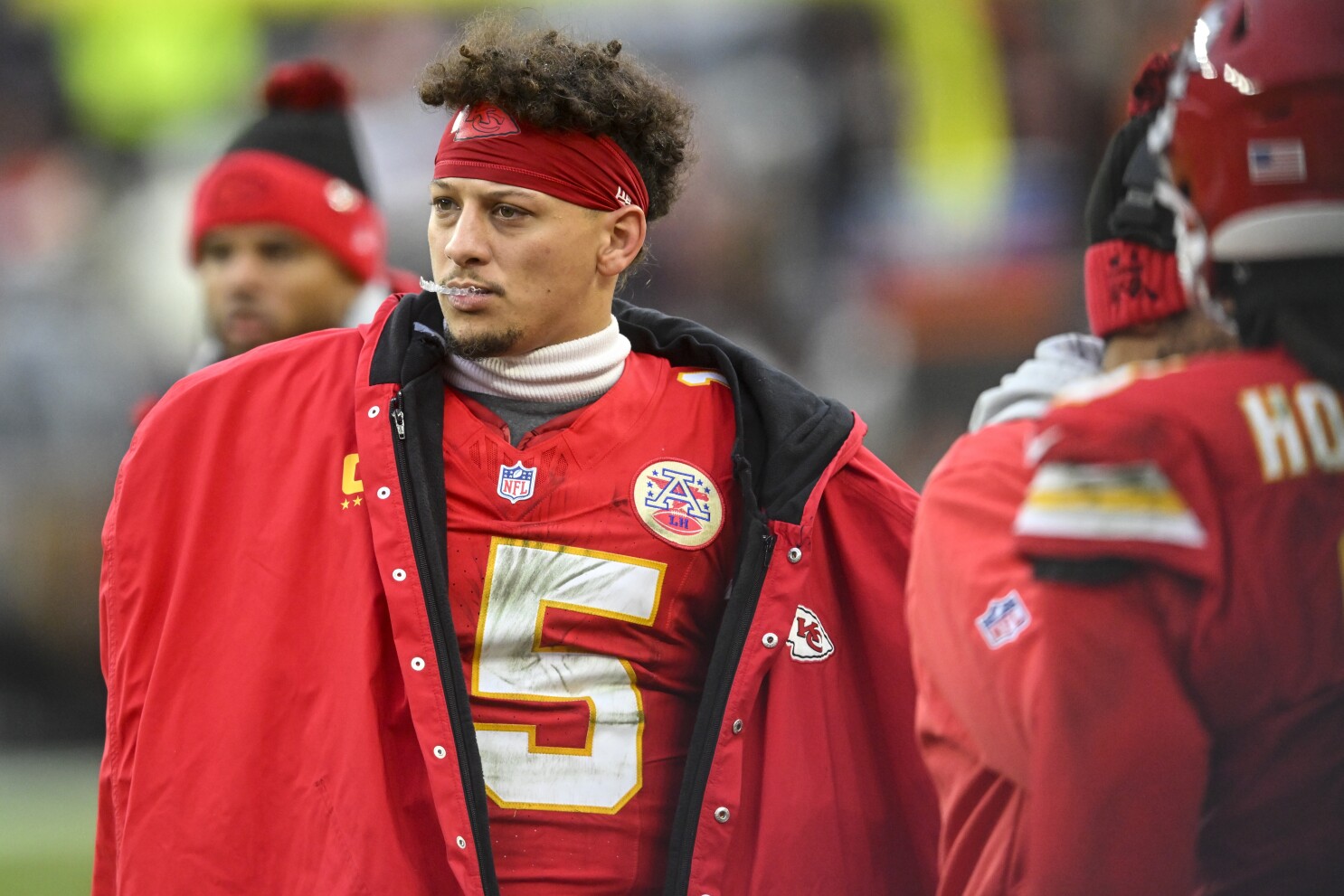 Chiefs QB Patrick Mahomes has high-ankle sprain, status for Houston remains  unclear, AP source says | AP News