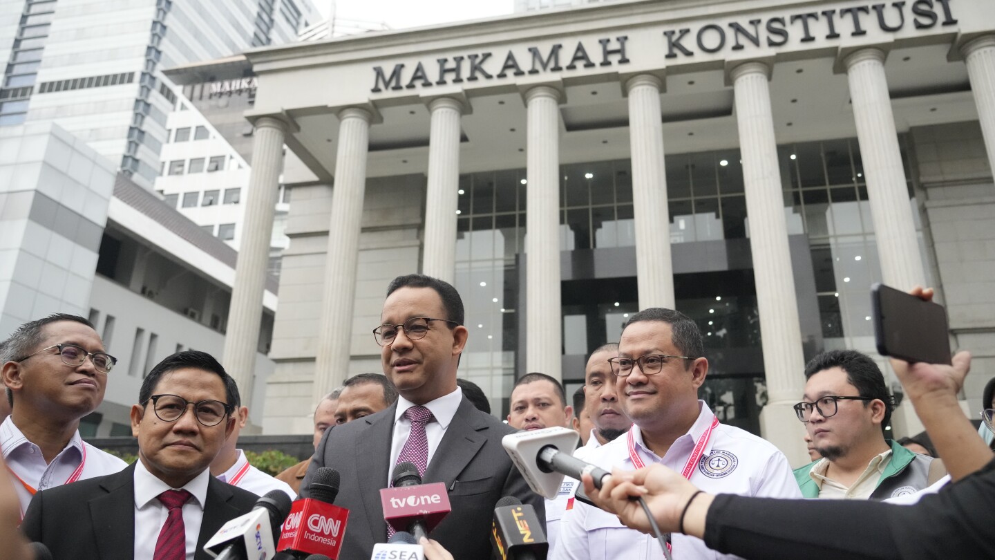 Върховният съд на Индонезия започва да разглежда обжалванията на изборите на 2-ма загубили кандидати с твърдения за измама