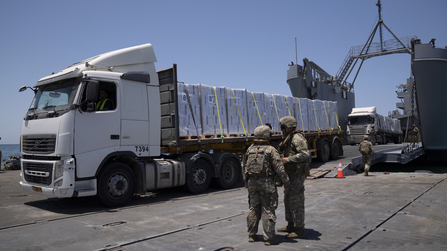 Бајден је гурнуо док у Газу упркос упозорењима да ће то поткопати друге путеве помоћи, наводи надзорни пас