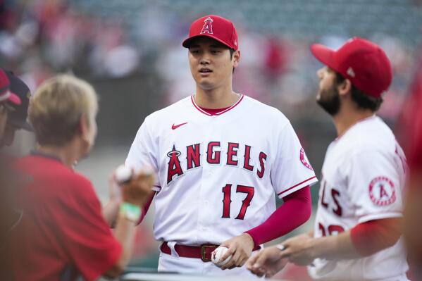 Fletcher's hit streak reaches 26 games, Angels pound M's 9-4