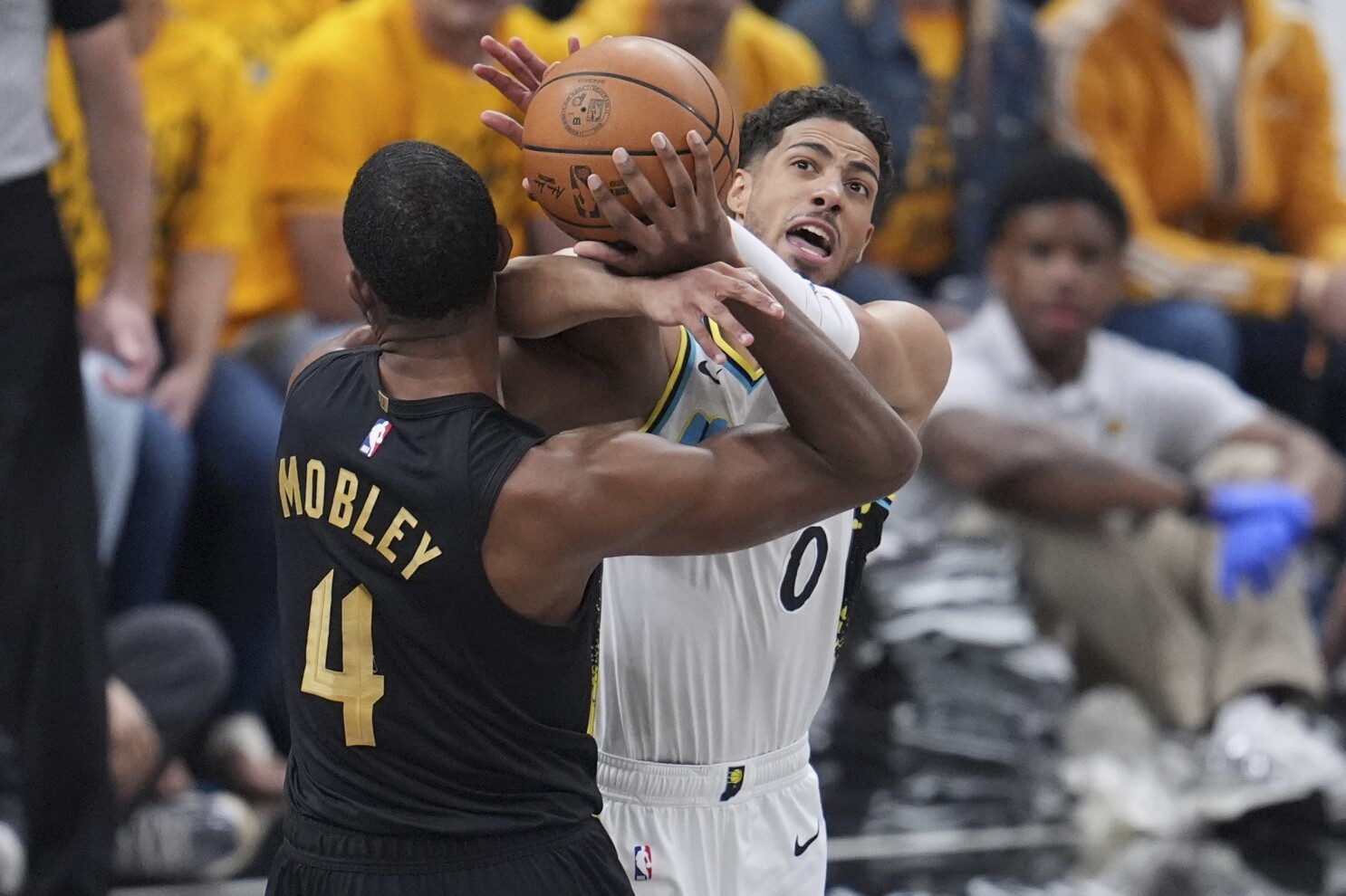Mobley, Garland and Hunter return from injuries to help Cavaliers beat Pacers in Game 3