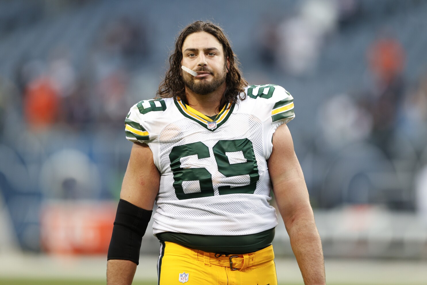 Packers release former All-Pro tackle David Bakhtiari, who posts emotional  farewell on social media | AP News