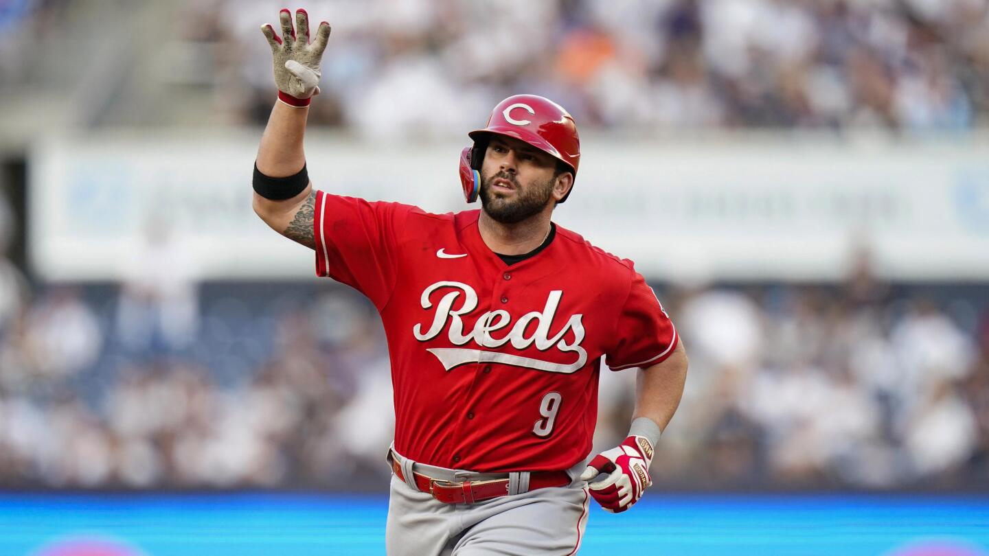 Mike Moustakas reaches agreement with Reds on 4-year, $64 million deal -  The Boston Globe