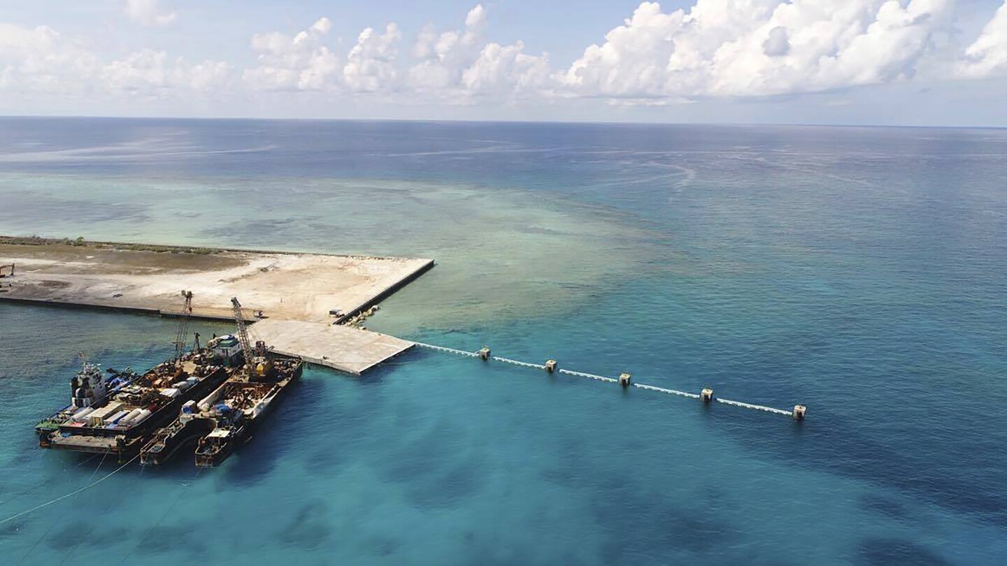 Les Philippines ouvrent une nouvelle base de surveillance sur une île isolée de la mer de Chine méridionale contestée