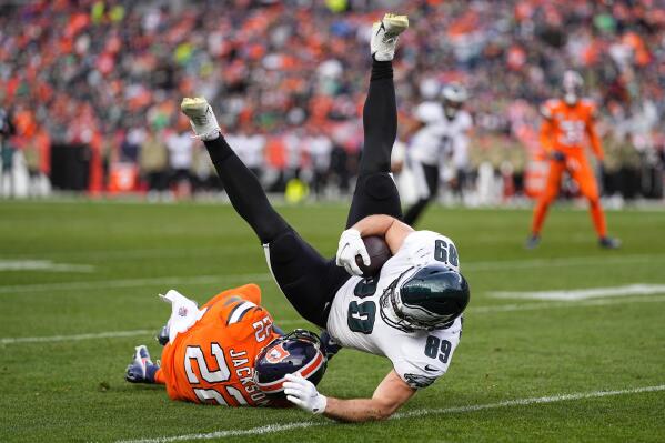 Slay's scoop-and-score leads Eagles past Broncos 30-13