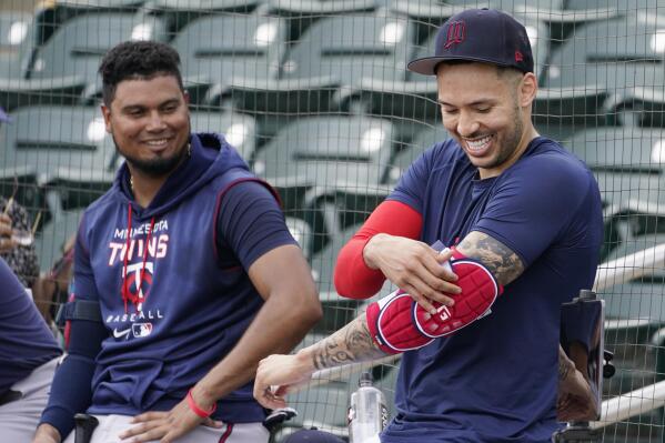 Minnesota Twins' Carlos Correa reacts while batting during the first inning  of a baseball game against the Kansas City Royals, Thursday, Sept. 15,  2022, in Minneapolis. (AP Photo/Abbie Parr Stock Photo - Alamy