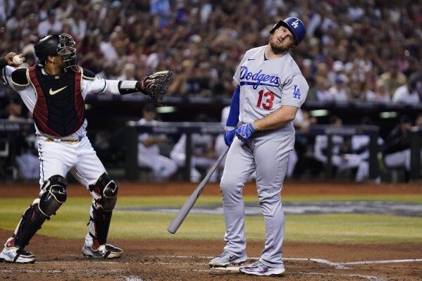 Dodgers LHP Clayton Kershaw chased in 1st inning of NLDS