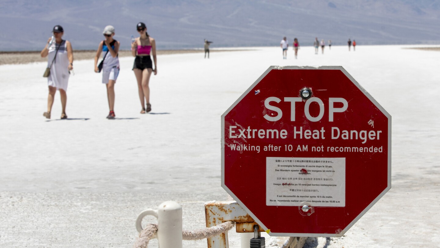 While the heat wave continues in the USA, tourists are still flocking to Death Valley
