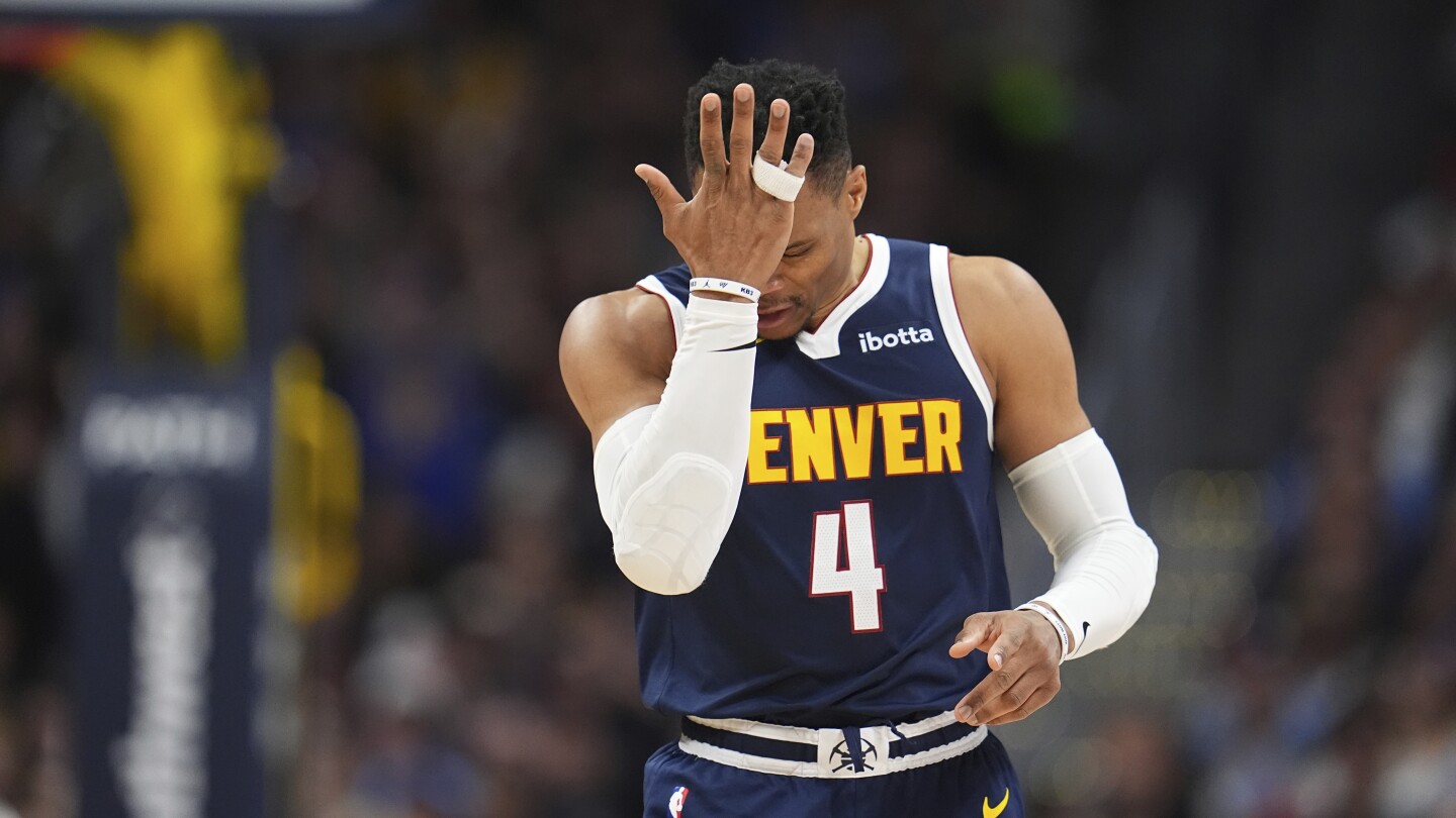 Nuggets Struggle Amid Playoff Pressure, Murray Injured