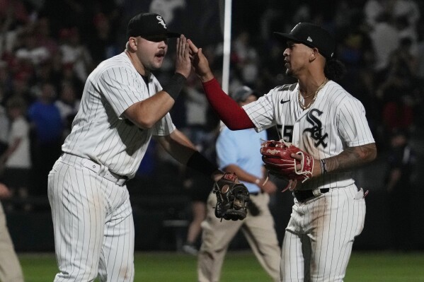 The White Sox snatches a comeback win over the Rangers