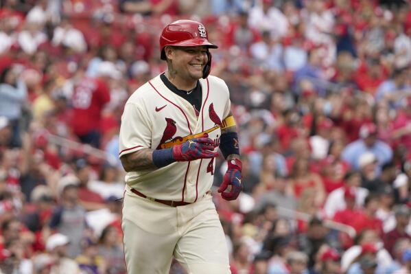 Umpire makes Cardinals pitcher Jordan Hicks switch gloves