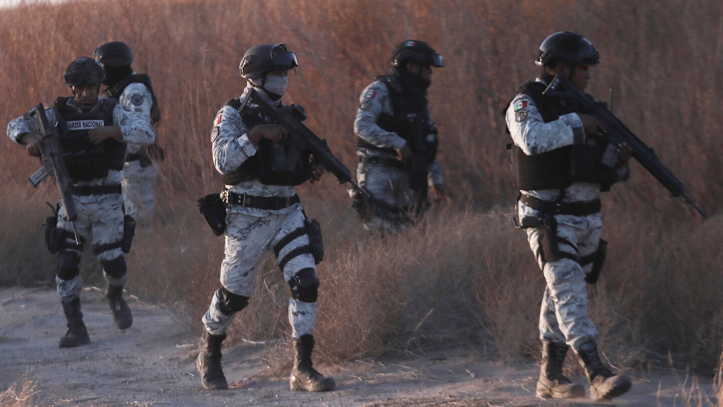 Mexico Deploys First 10,000 National Guard Troops to US Border Amid Trump’s Tariff Threat