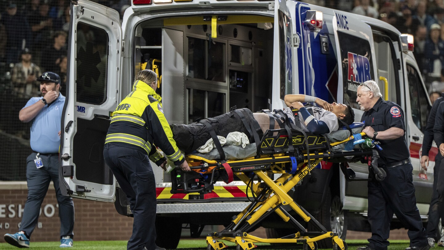 Yankees 3B Oswaldo Cabrera leaves game vs. Mariners in ambulance following awkward home plate slide