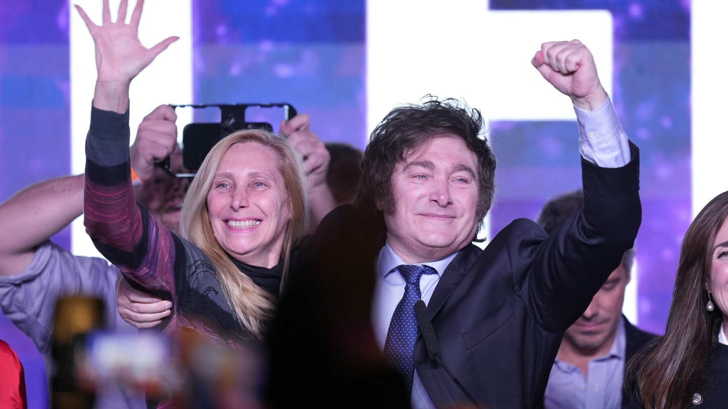 Een extreemrechtse populist komt naar voren als de beste stemmentrekker in de presidentiële voorverkiezingen in Argentinië