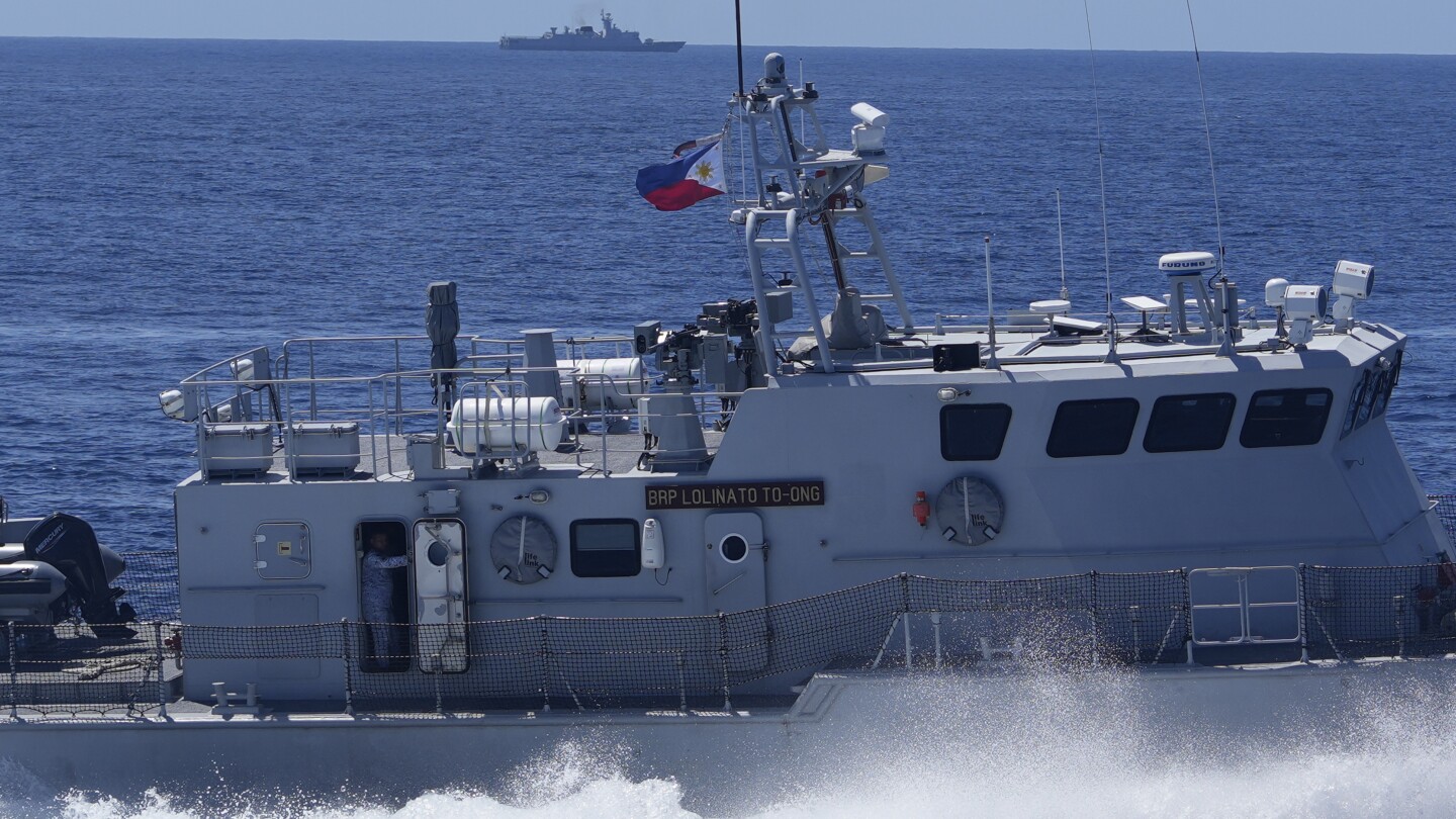 Philippine Troops Conduct Exercises in South China Sea