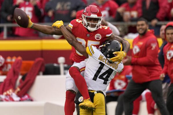 Chiefs rout stumbling Steelers 36-10 to clinch AFC West