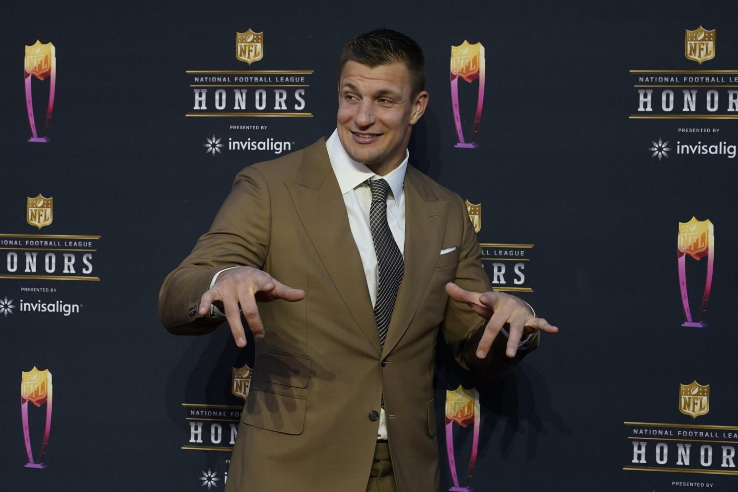 Rob Gronkowski to attempt field goal in live Super Bowl commercial