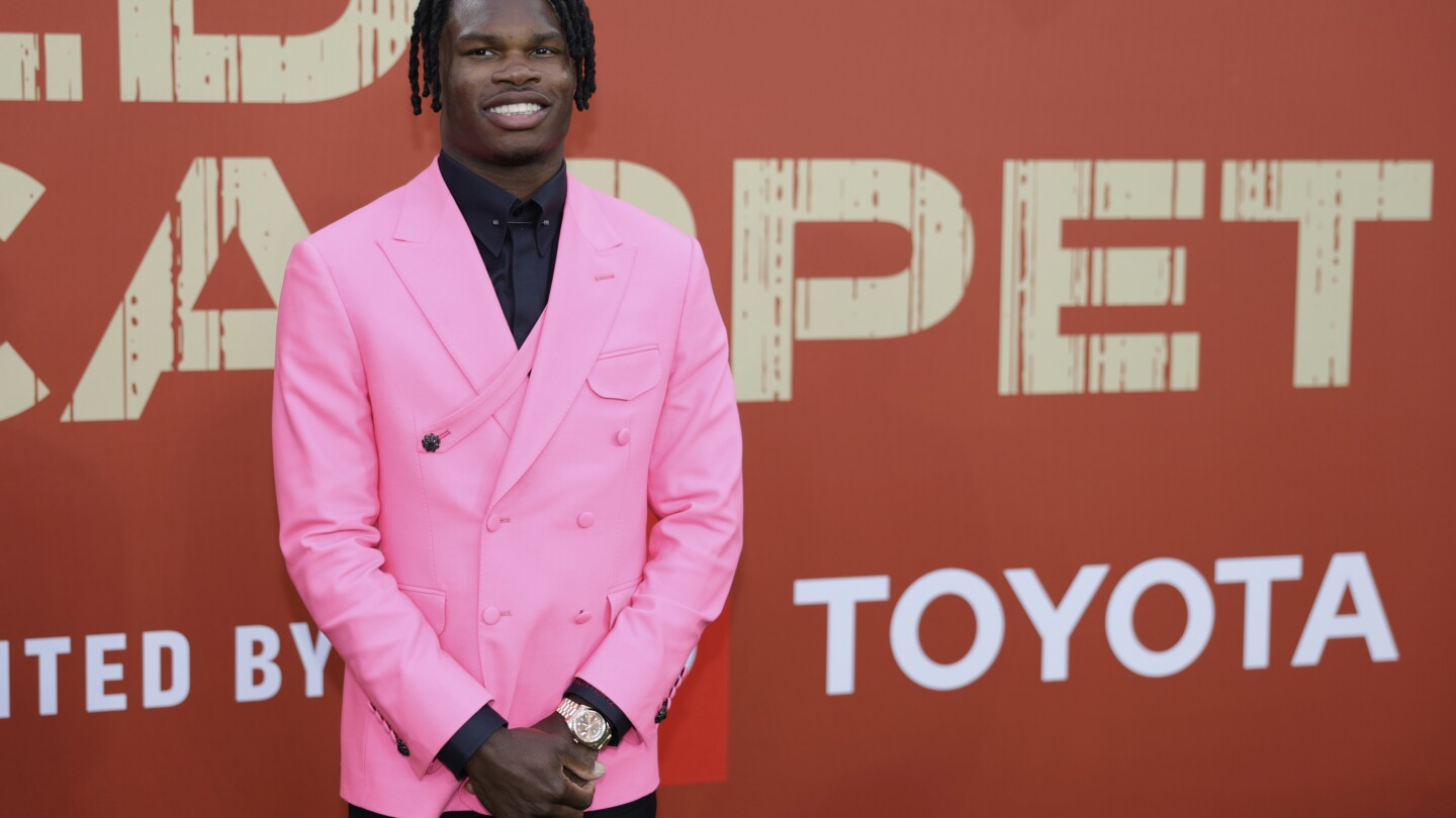 A stunner in Jacksonville: Jaguars trade up in NFL draft to land 2-way star Travis Hunter