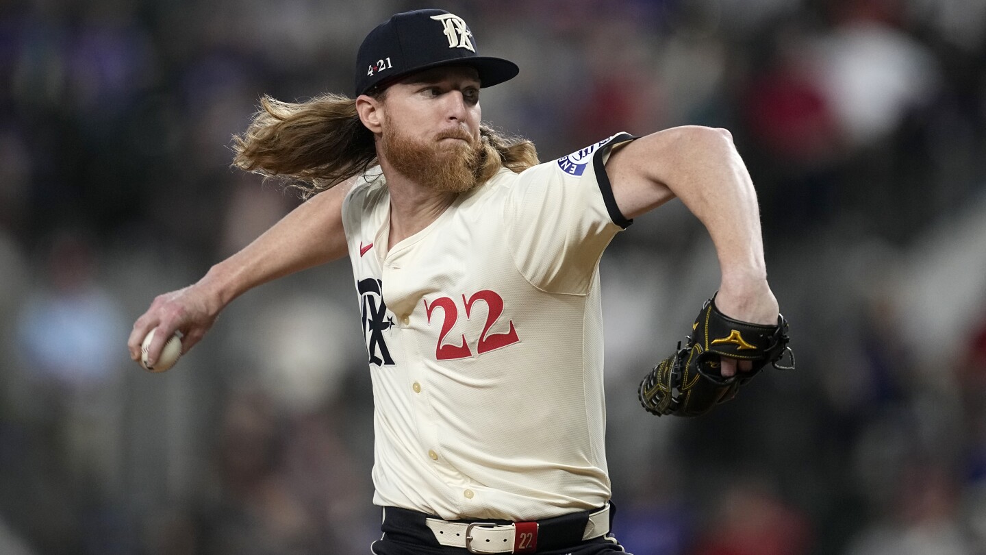 Rangers' Jon Gray fractures right wrist after being hit by a line drive, manager Bruce Bochy says