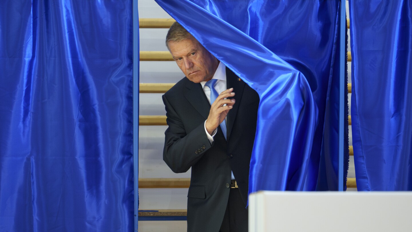 БРЮКСЕЛ АП — Президентът на Румъния се оттегли от надпреварата