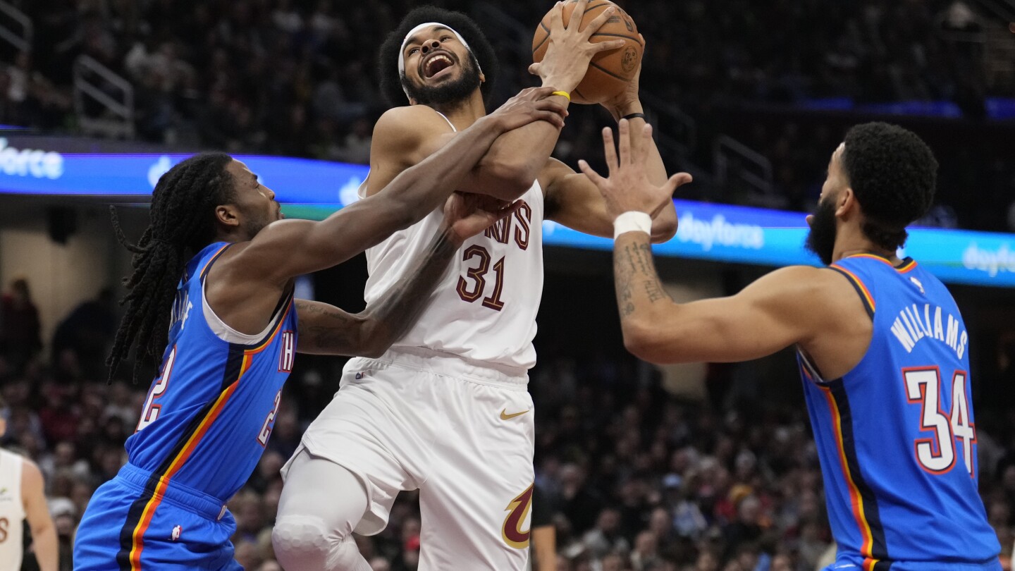 Cavaliers beat Thunder 129-122 to end OKC’s 15-game winning streak in matchup of NBA’s top teams