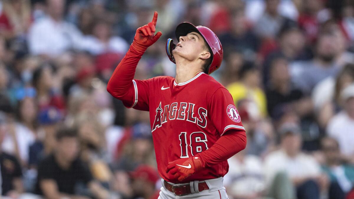 Detmers, Fletcher help Angels split DH with M's; Moniak hurt - The