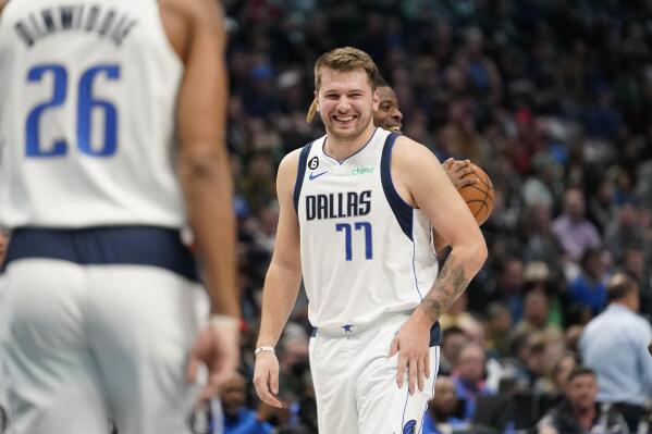 Dinwiddie's value will be on full display if Doncic misses playoff opener -  The Official Home of the Dallas Mavericks