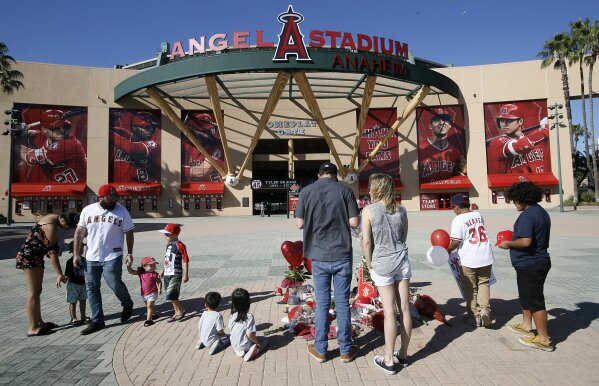 Angels pitcher Tyler Skaggs dead at 27; found in hotel room, <span  class=tnt-section-tag no-link>News</span>