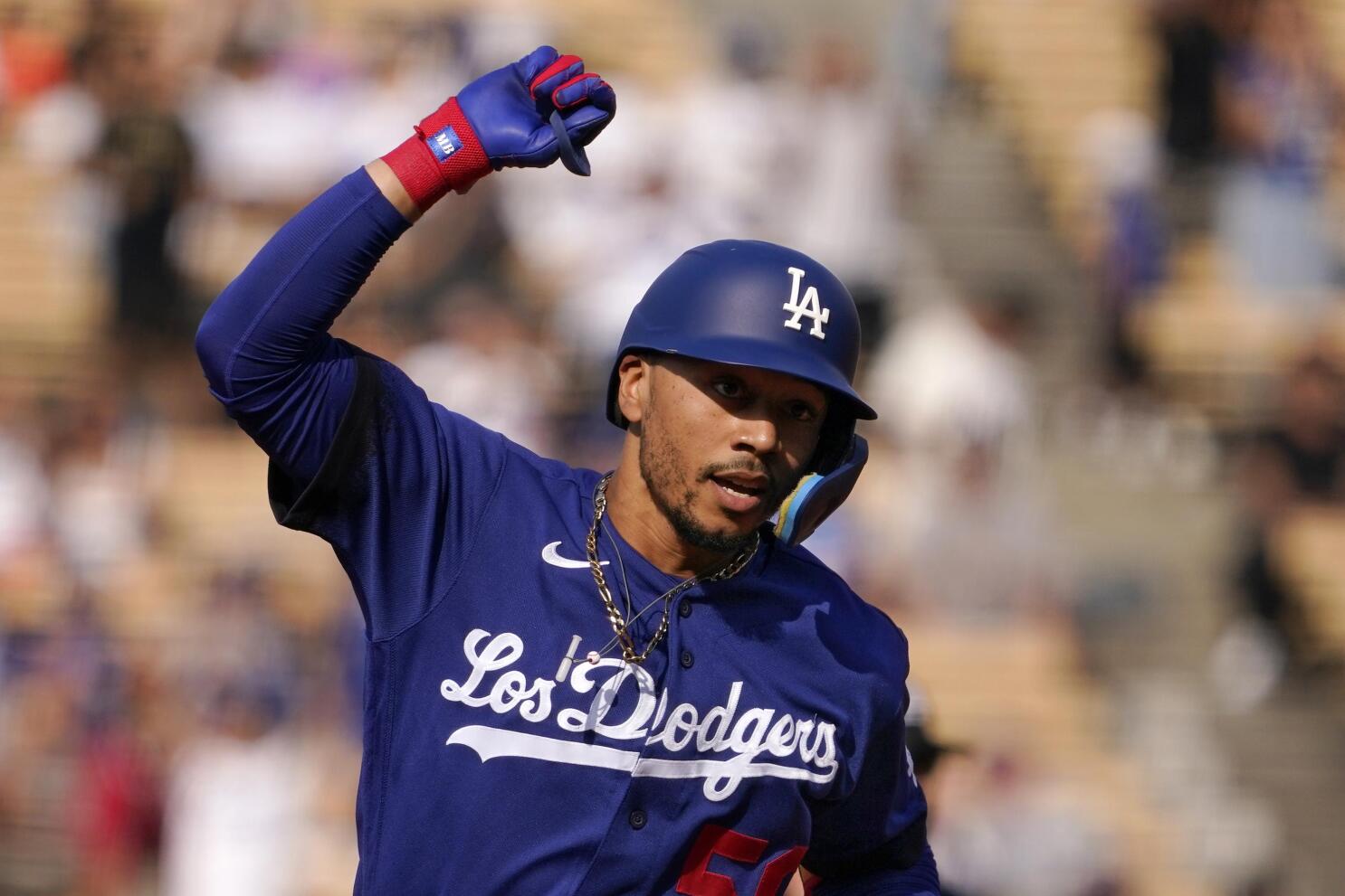 Dodgers Spring Training Video: Clayton Kershaw Pitches Against Will Smith &  Mookie Betts