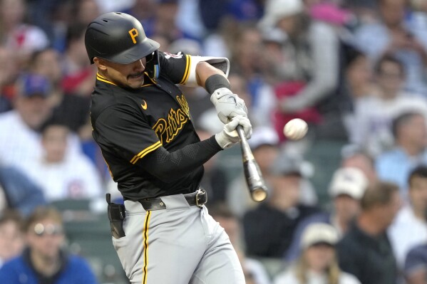 Pittsburgh Pirates' Nick Gonzales hits a home run off Chicago Cubs starting pitcher Justin Steele in the fourth inning of a baseball game Thursday, May 16, 2024, in Chicago. (Ǻ Photo/Charles Rex Arbogast)