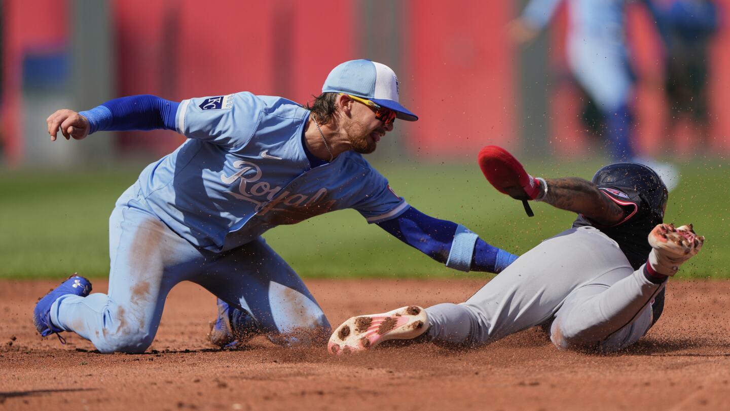 Royals top Guardians 4-3; Jose Ramirez injured
