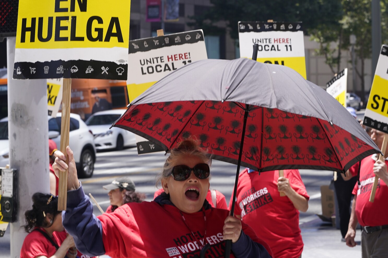 Striking union ask Diamondbacks to pick another L.A. hotel - Los Angeles  Times