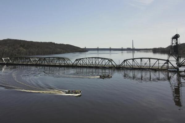 Minnesota braces for flooding on Mississippi, other rivers