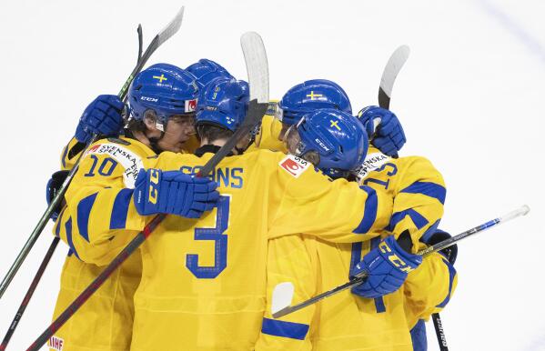 Canada beats Russia 4-3 in world juniors hockey tournament to take