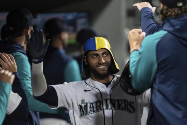 Catcher Torrens gets win, Mariners sweep Tigers in DH