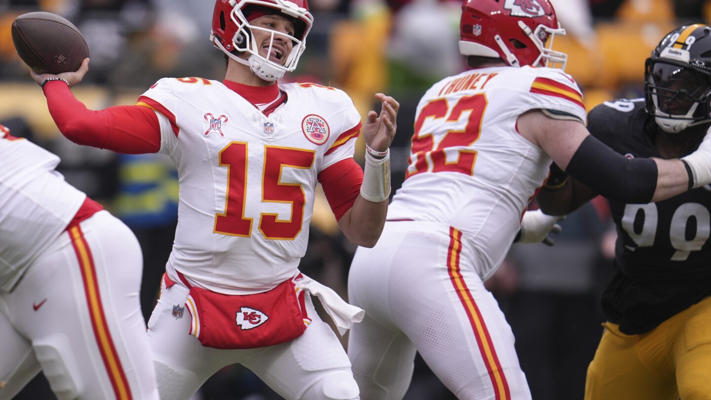 Chiefs Set to Face Texans in Playoffs