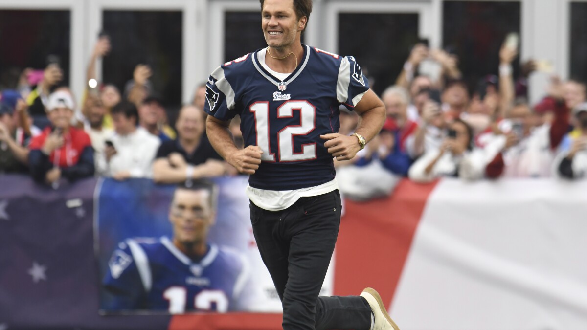 Tom Brady returns to hero's welcome in New England and declares himself a ' Patriot for life'